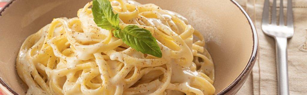 receta de fetuccini - Receta de Fettuccini: ¡Disfruta de una pasta deliciosa y cremosa en casa!