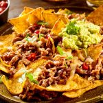 Receta de Nachos con Queso, Carne y Guacamole: Delicia Tex-Mex para Compartir