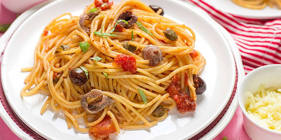 receta de spaghetti con anchoas y aceitunas negras - Delicioso y auténtico spaghetti con anchoas y aceitunas negras